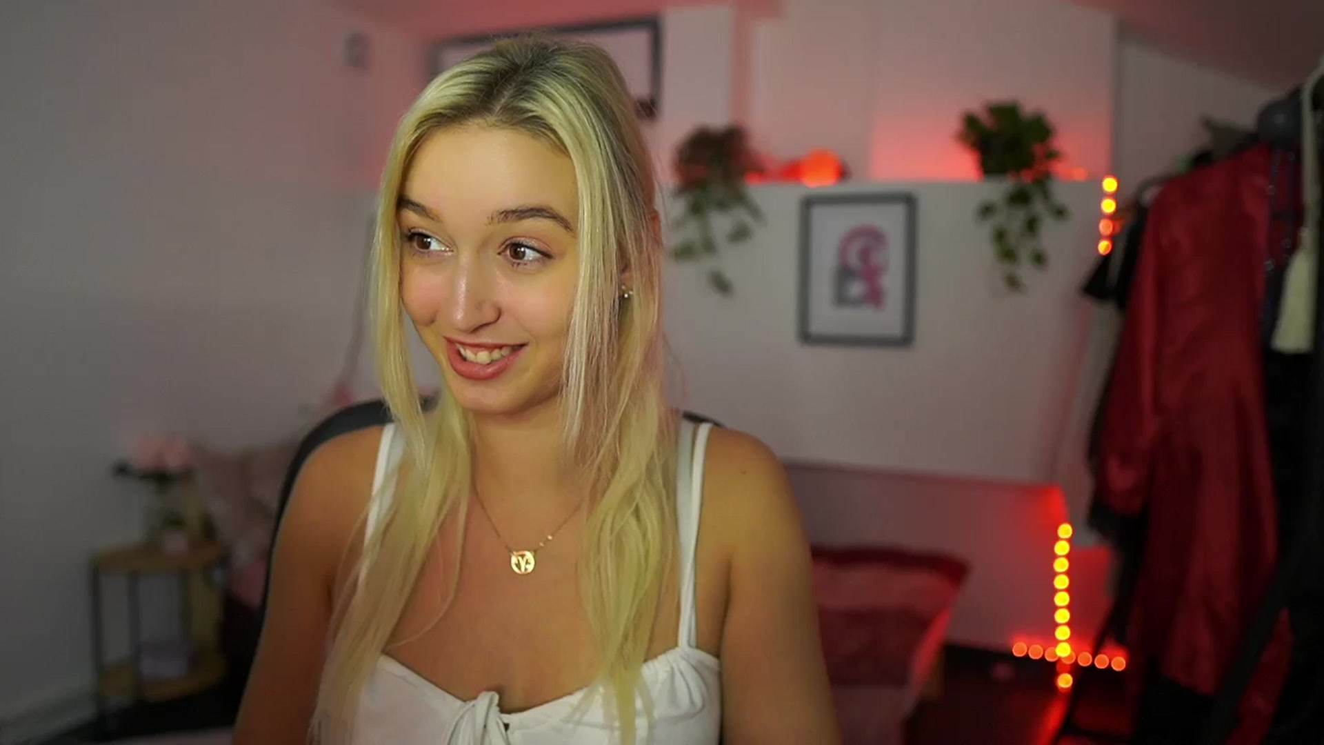Gallery image thumbnail from Alexis__Texas's myfreecams stream on, 10/30/2024, 17:48 image 2 of 20
