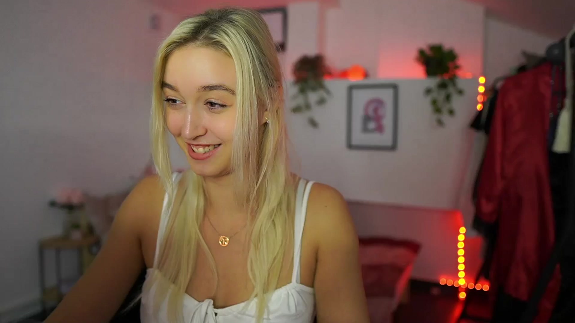 Gallery image thumbnail from Alexis__Texas's myfreecams stream on, 10/30/2024, 17:48 image 4 of 20