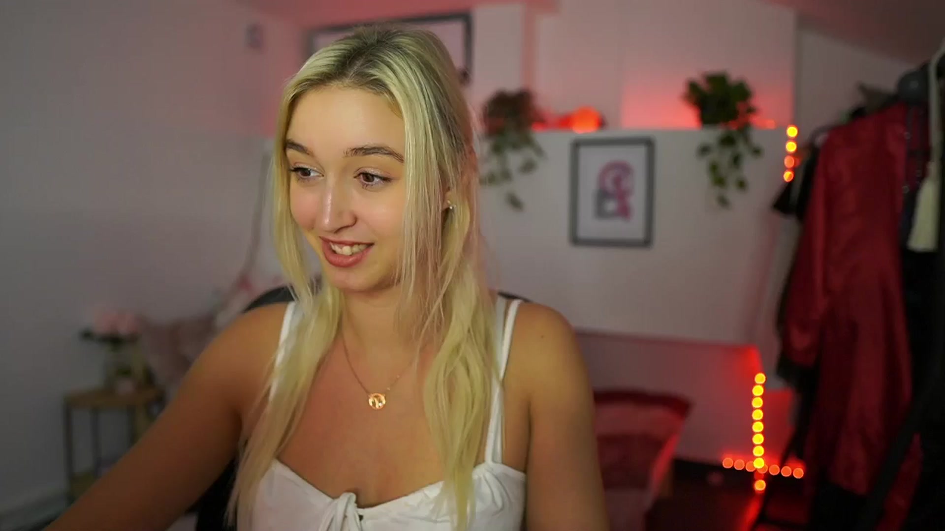 Gallery image thumbnail from Alexis__Texas's myfreecams stream on, 10/30/2024, 17:48 image 1 of 20