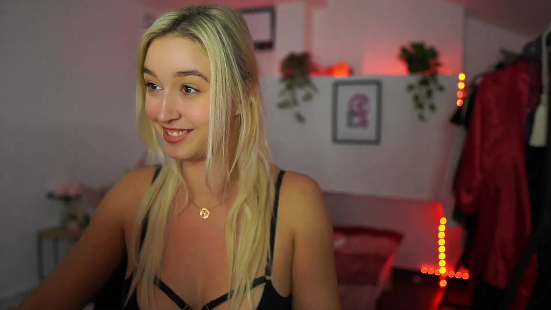 Gallery image thumbnail from Alexis__Texas's myfreecams stream on, 10/30/2024, 19:14 image 5 of 20