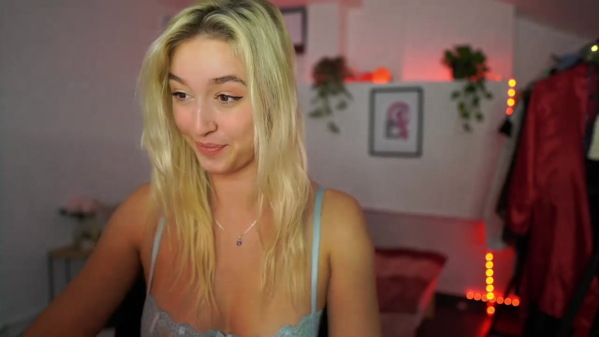 Gallery image thumbnail from Alexis__Texas's myfreecams stream on, 11/02/2024, 21:12 image 16 of 20