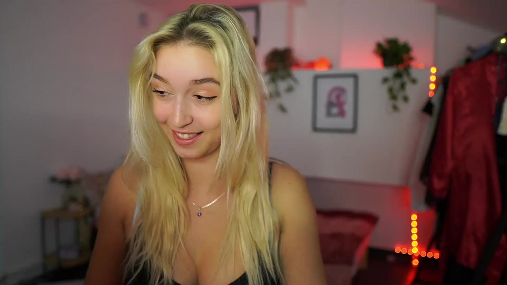 Gallery image thumbnail from Alexis__Texas's myfreecams stream on, 11/02/2024, 21:12 image 3 of 20