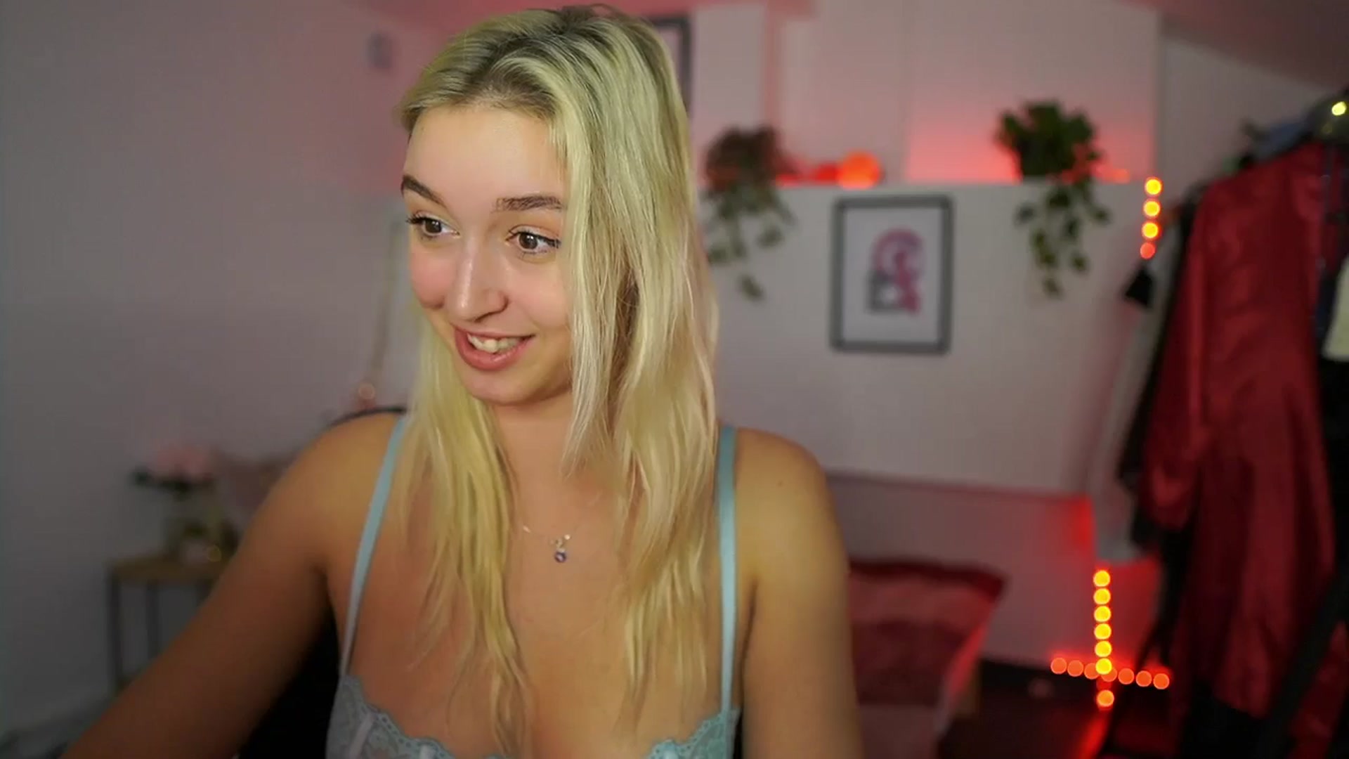 Gallery image thumbnail from Alexis__Texas's myfreecams stream on, 11/02/2024, 21:12 image 17 of 20