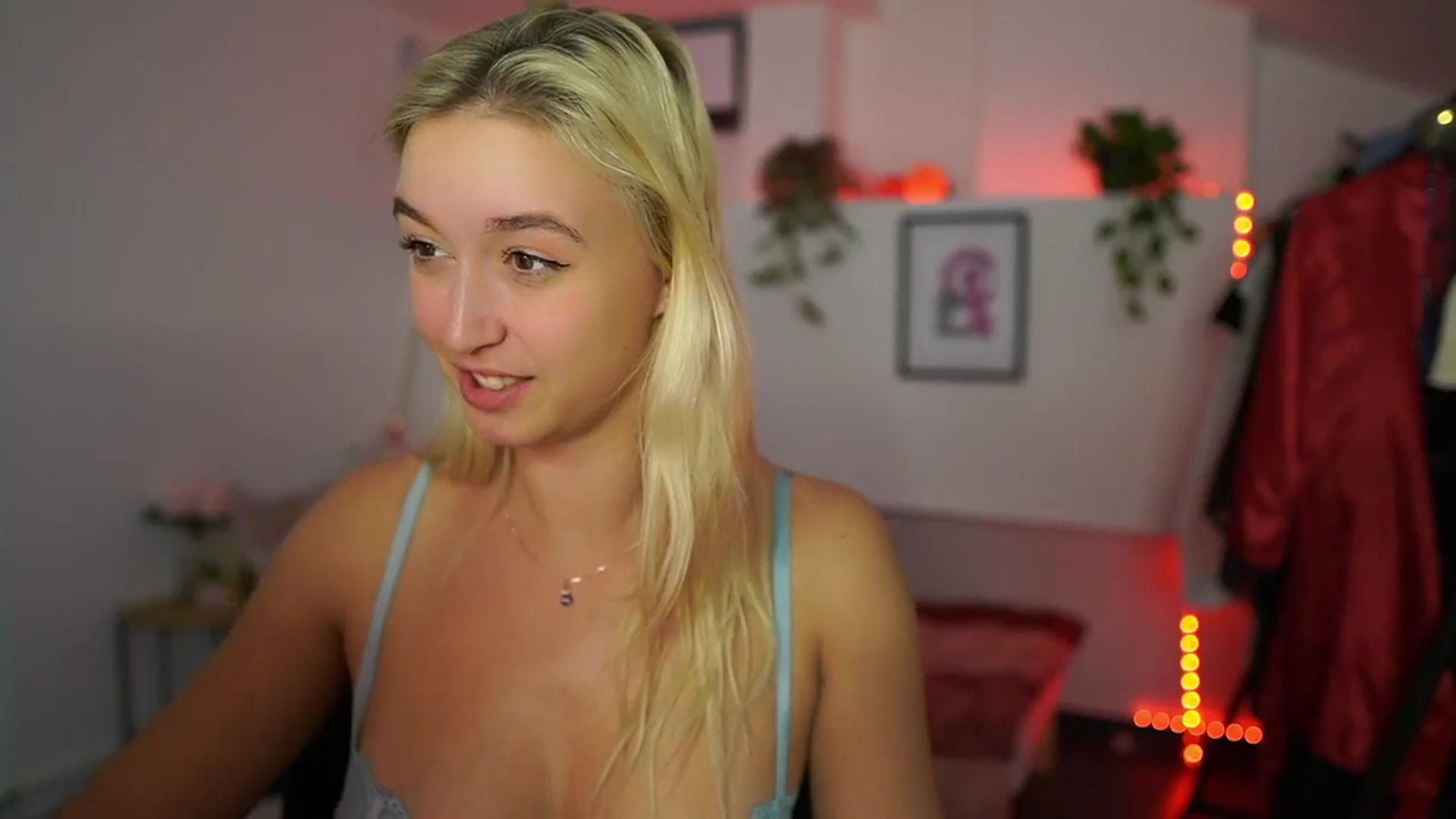 Gallery image thumbnail from Alexis__Texas's myfreecams stream on, 11/03/2024, 24:22 image 17 of 20