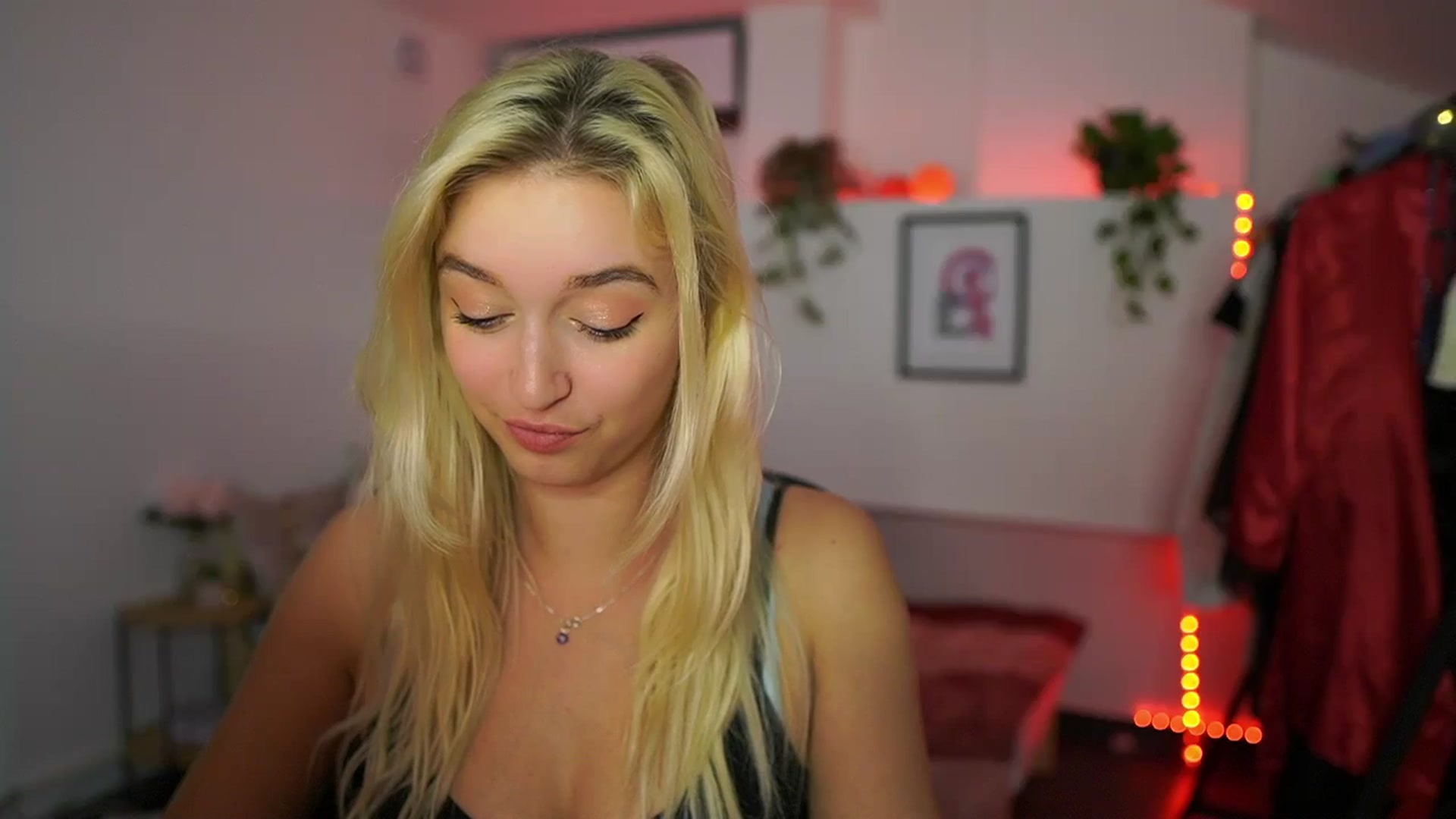 Gallery image thumbnail from Alexis__Texas's myfreecams stream on, 11/03/2024, 24:22 image 7 of 20