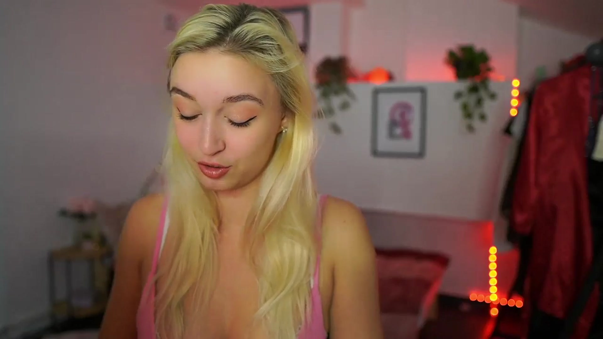 Gallery image thumbnail from Alexis__Texas's myfreecams stream on, 11/03/2024, 19:46 image 12 of 20
