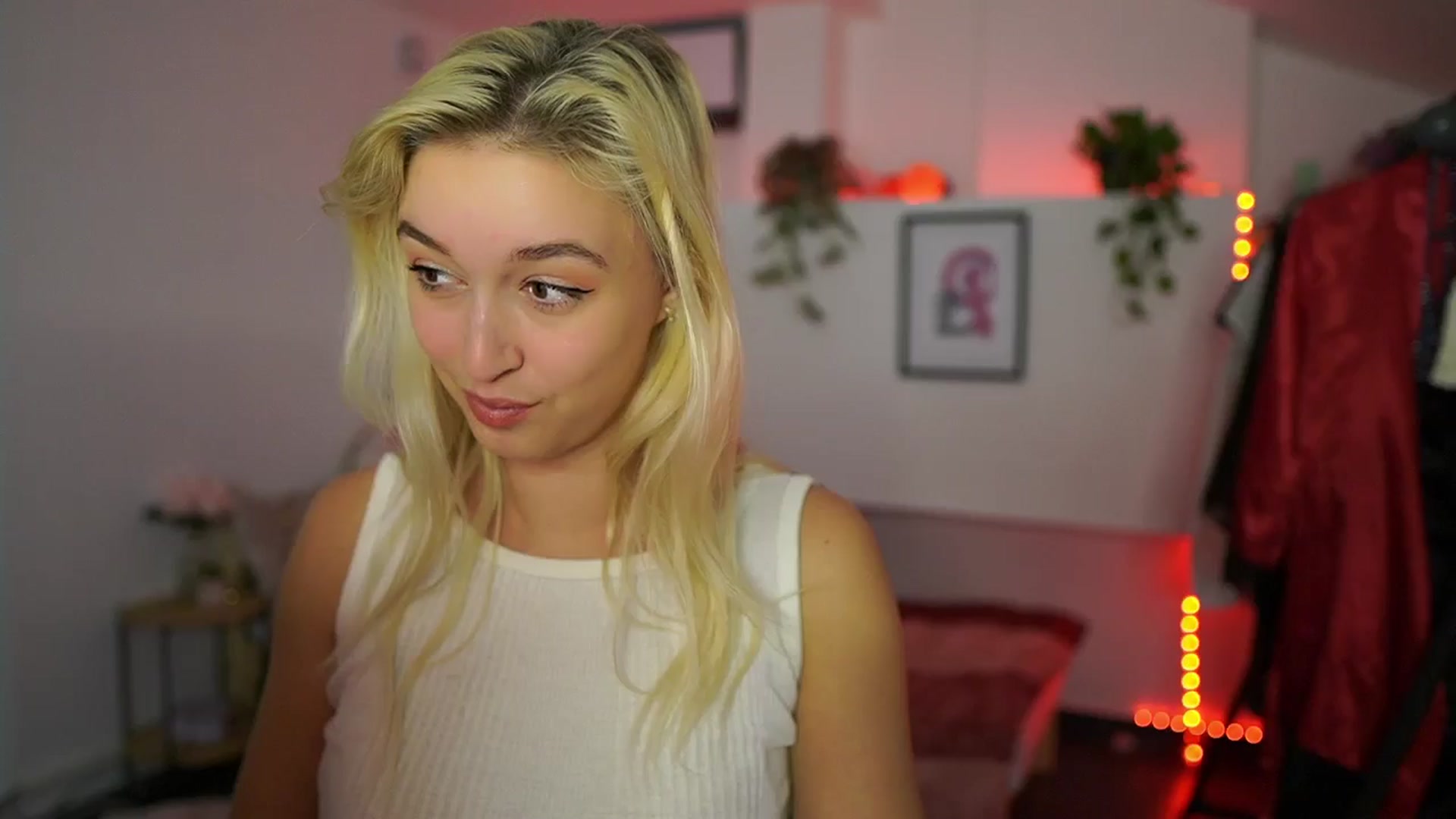 Gallery image thumbnail from Alexis__Texas's myfreecams stream on, 11/03/2024, 21:08 image 13 of 20