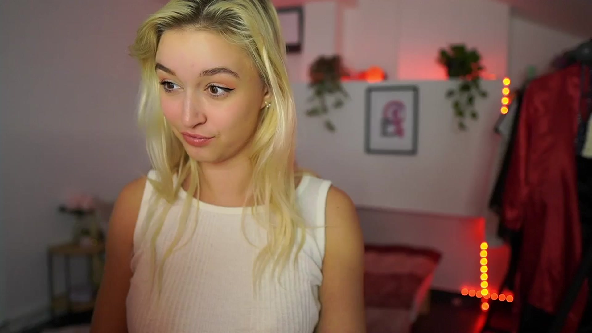 Gallery image thumbnail from Alexis__Texas's myfreecams stream on, 11/03/2024, 21:08 image 12 of 20