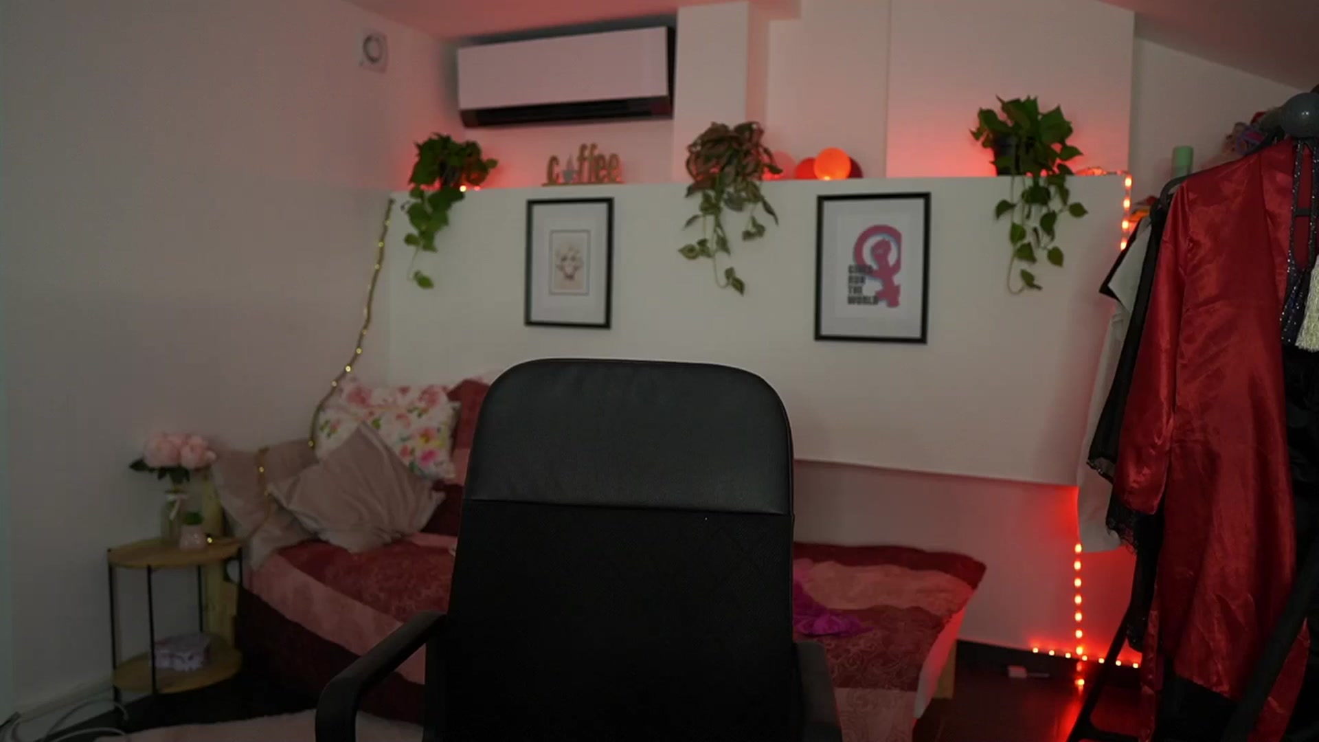Gallery image thumbnail from Alexis__Texas's myfreecams stream on, 11/03/2024, 21:08 image 19 of 20
