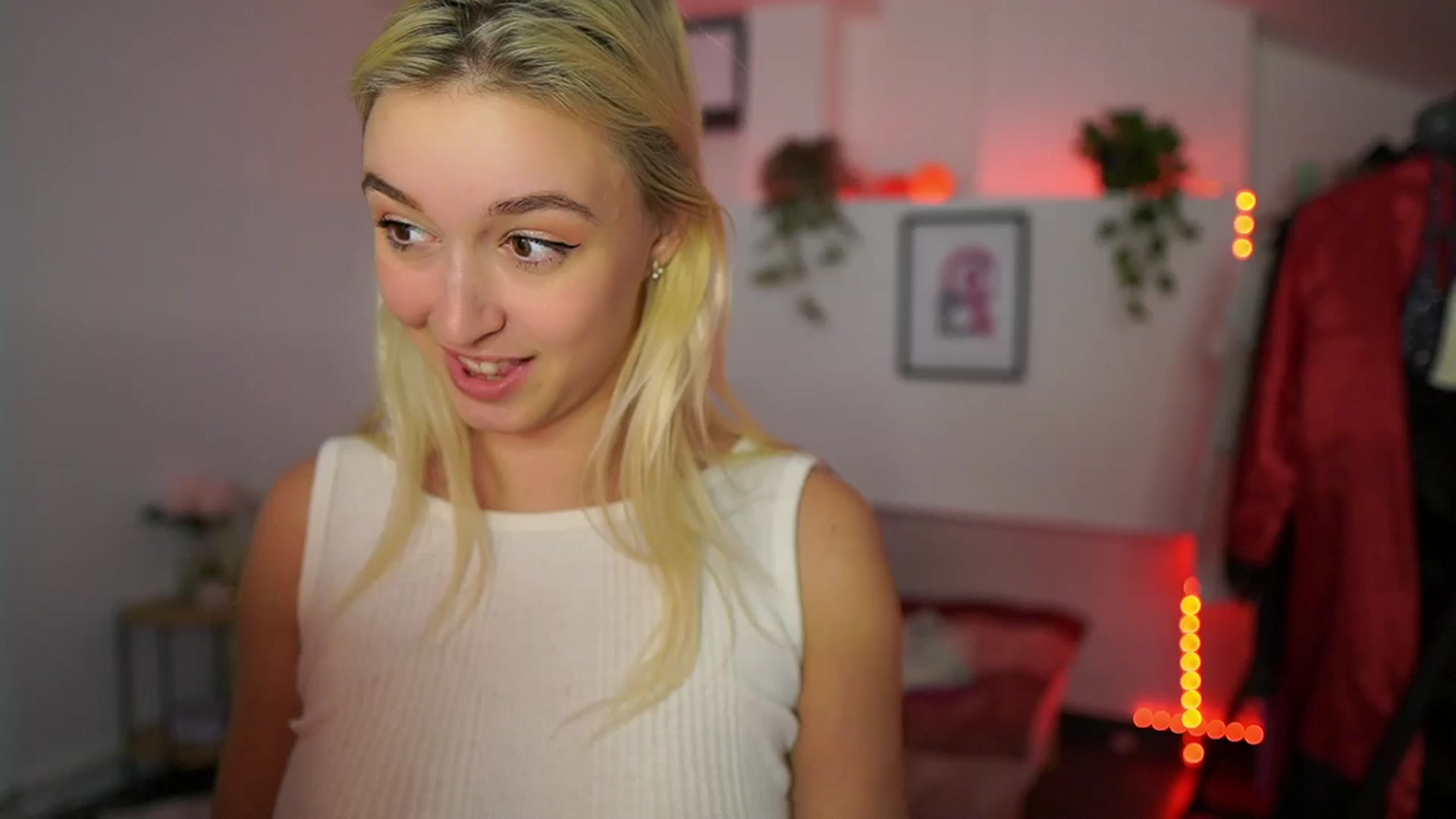 Gallery image thumbnail from Alexis__Texas's myfreecams stream on, 11/03/2024, 23:21 image 17 of 20