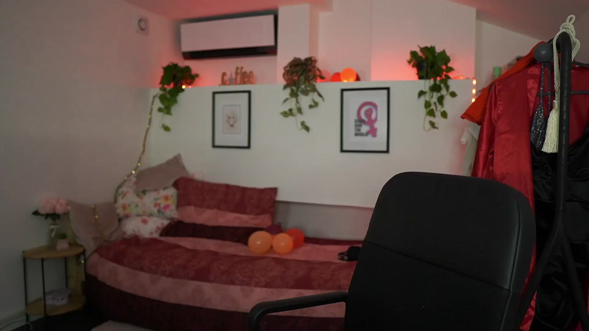 Gallery image thumbnail from Alexis__Texas's myfreecams stream on, 11/05/2024, 23:44 image 18 of 20