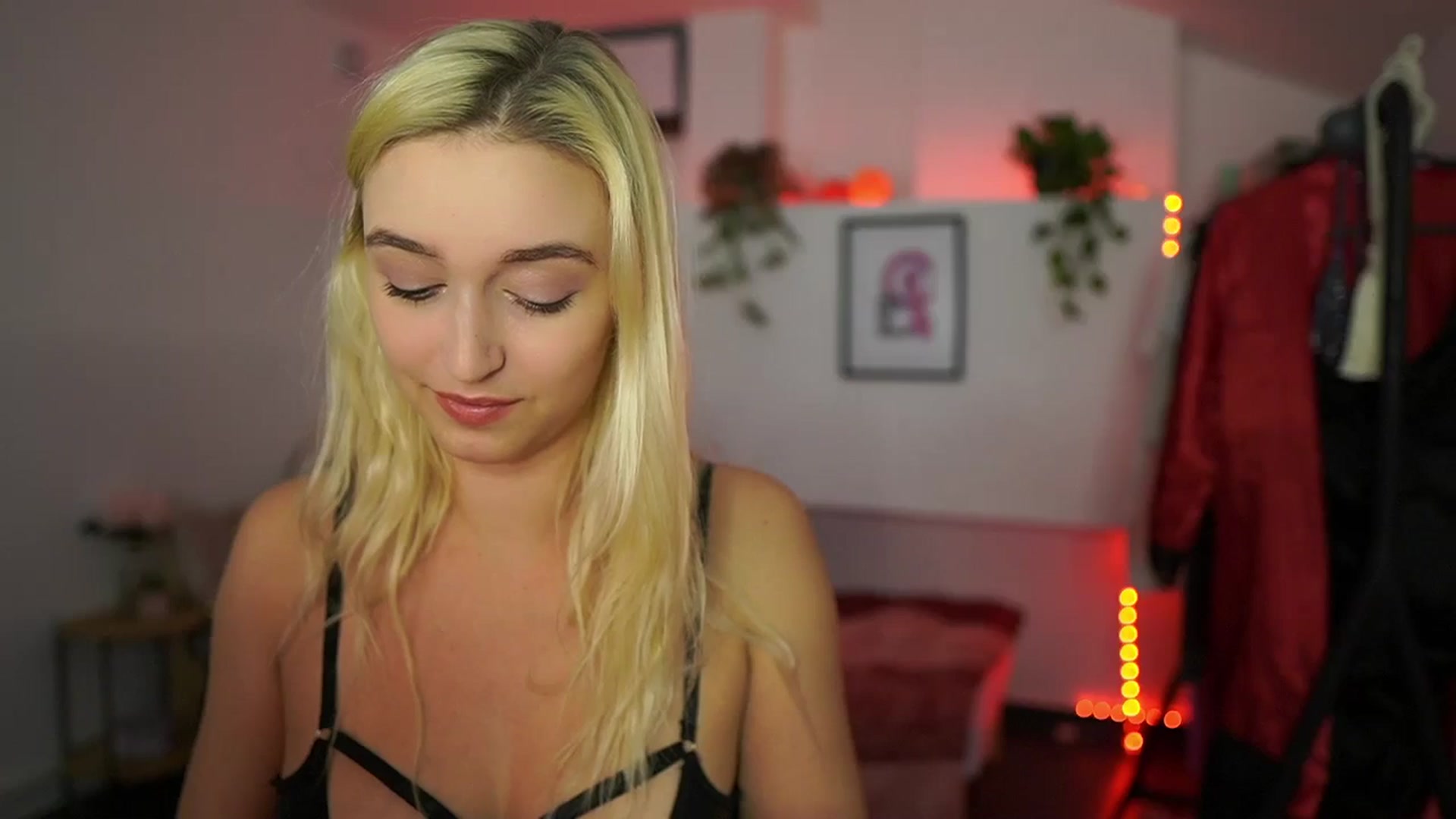 Gallery image thumbnail from Alexis__Texas's myfreecams stream on, 11/05/2024, 23:44 image 13 of 20