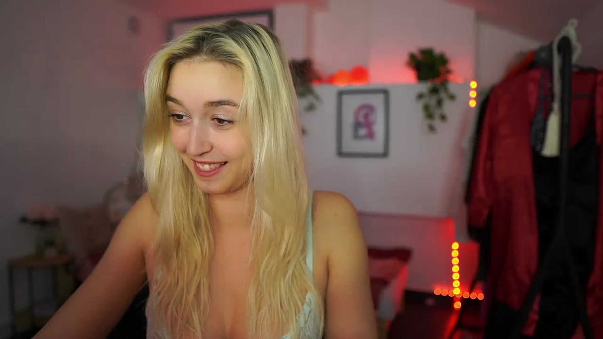 Gallery image thumbnail from Alexis__Texas's myfreecams stream on, 11/07/2024, 24:16 image 17 of 20