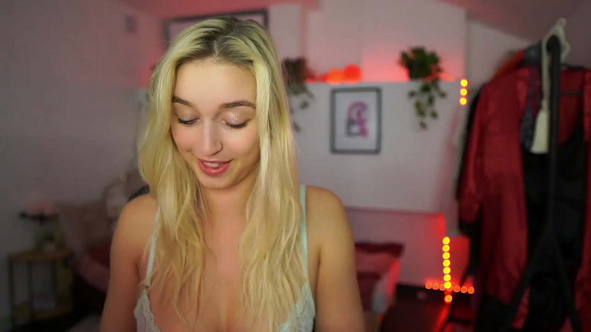 Gallery image thumbnail from Alexis__Texas's myfreecams stream on, 11/07/2024, 24:16 image 19 of 20