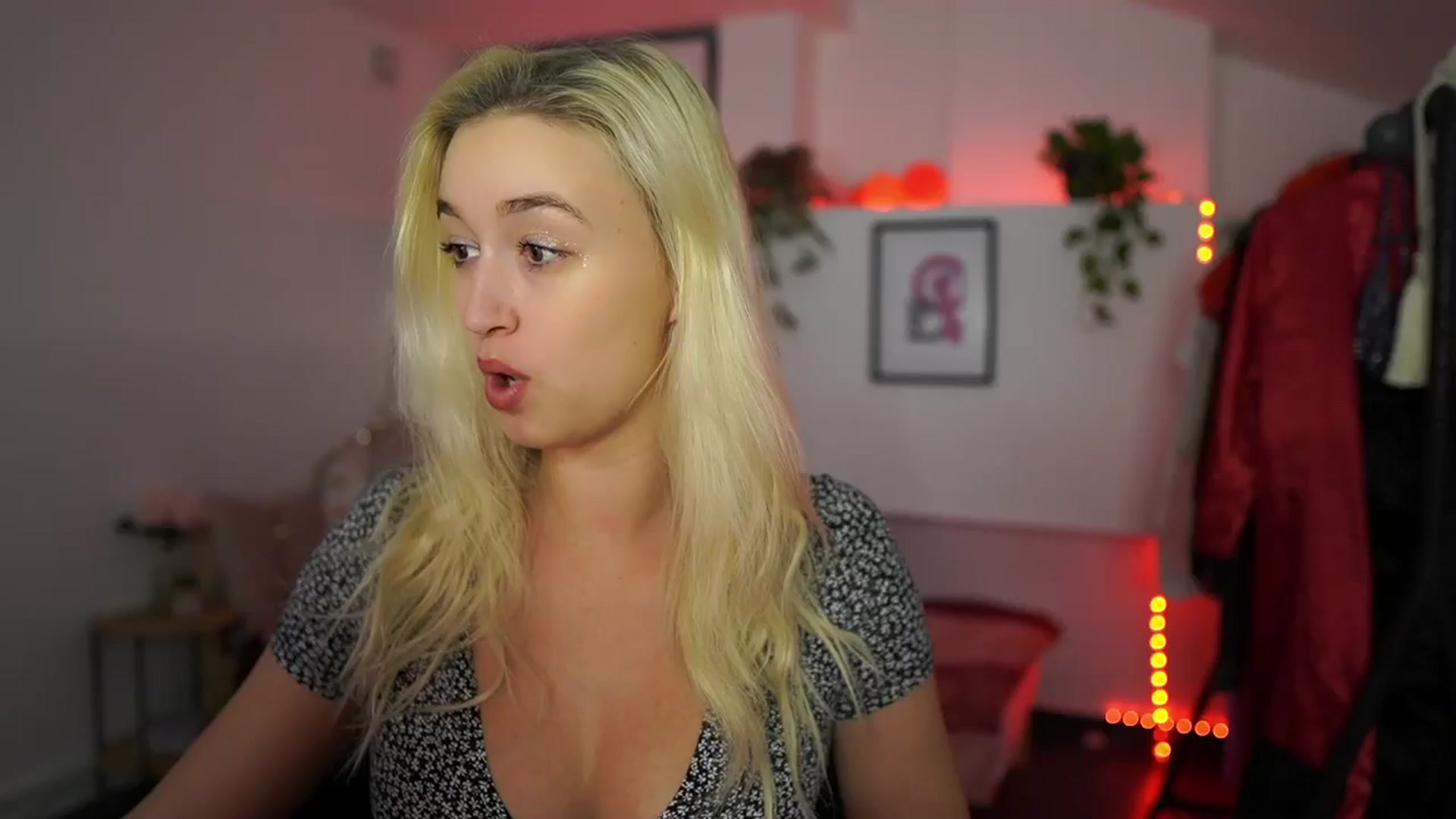 Gallery image thumbnail from Alexis__Texas's myfreecams stream on, 11/07/2024, 24:16 image 1 of 20