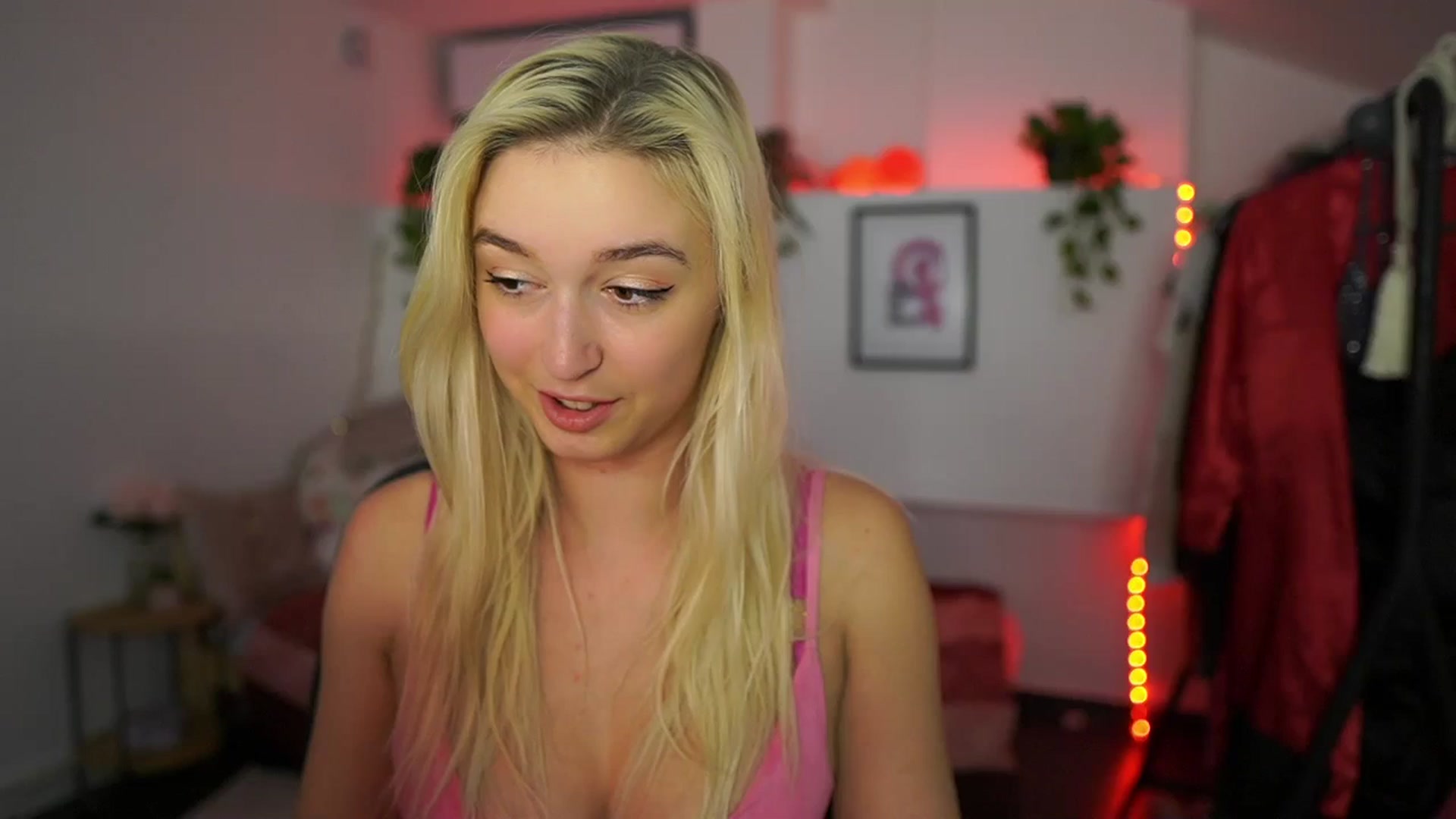 Gallery image thumbnail from Alexis__Texas's myfreecams stream on, 11/08/2024, 21:00 image 13 of 20