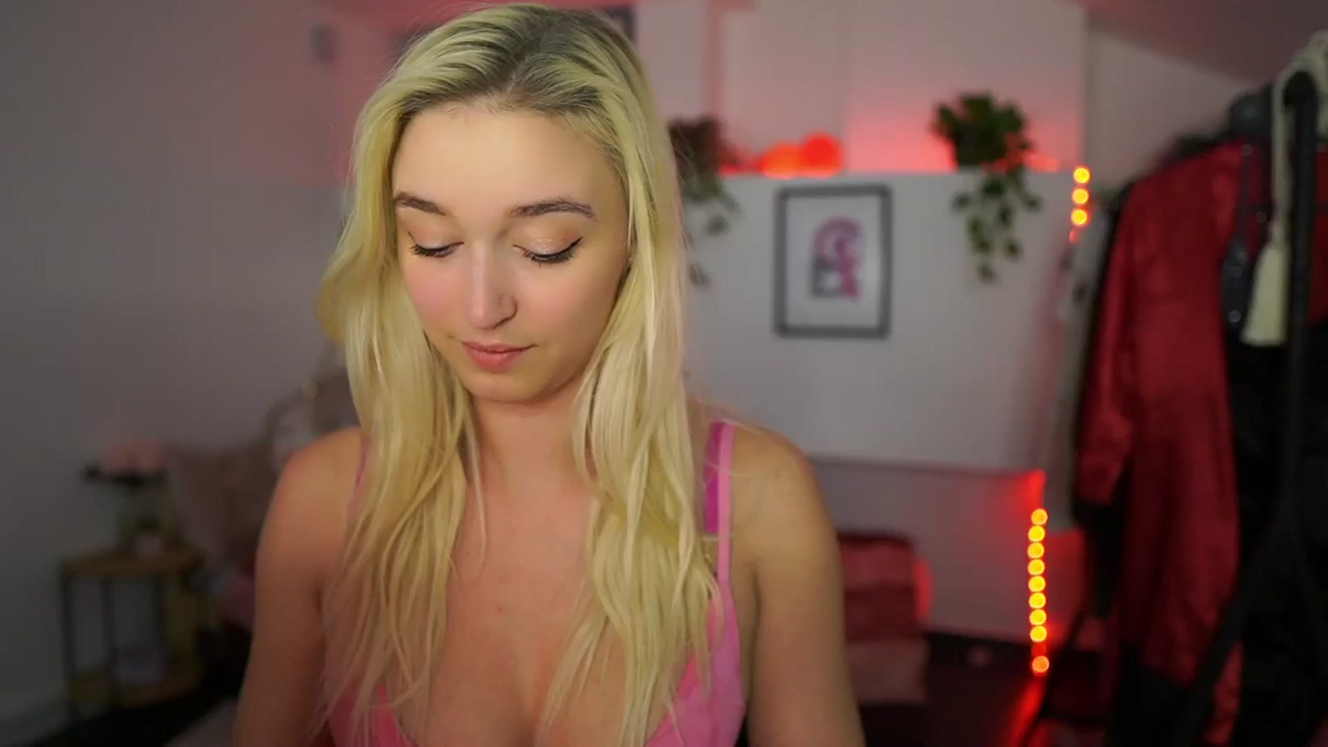 Gallery image thumbnail from Alexis__Texas's myfreecams stream on, 11/08/2024, 21:00 image 3 of 20