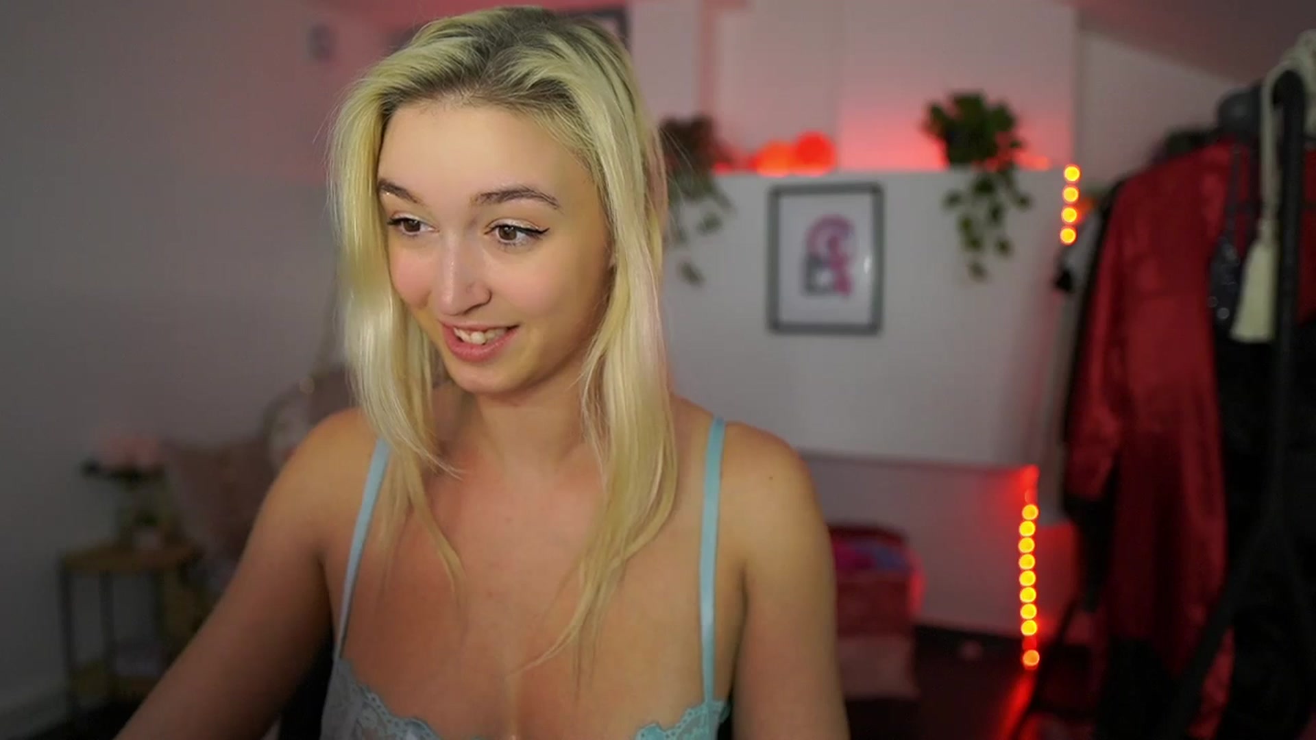 Gallery image thumbnail from Alexis__Texas's myfreecams stream on, 11/08/2024, 22:12 image 13 of 20