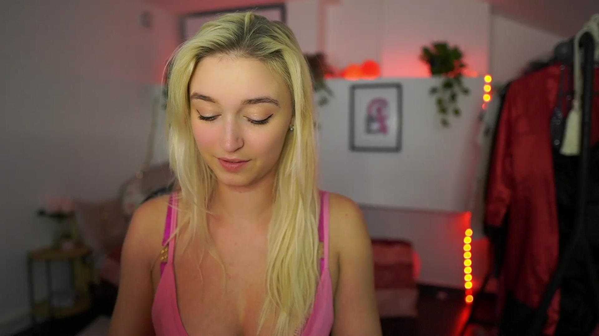 Gallery image thumbnail from Alexis__Texas's myfreecams stream on, 11/08/2024, 22:12 image 4 of 20