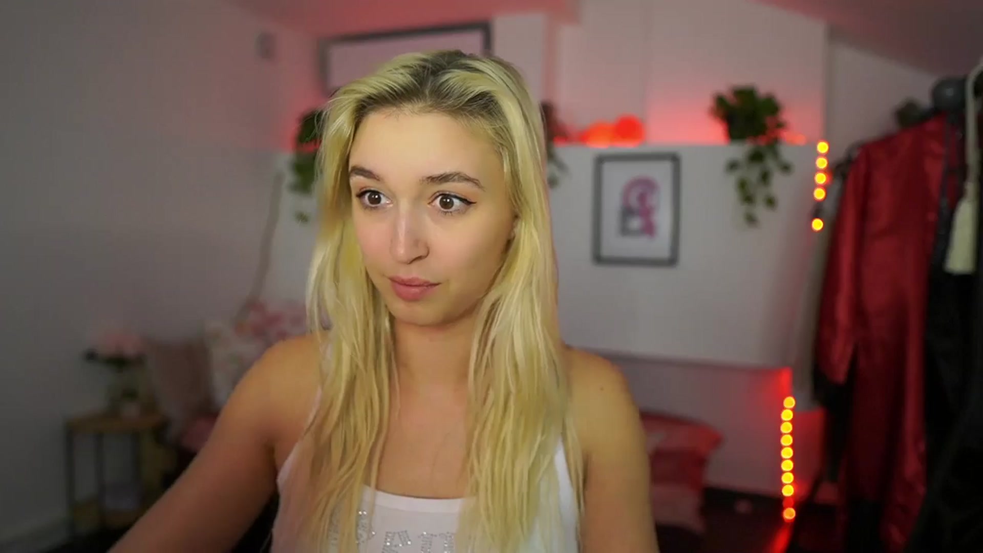 Gallery image thumbnail from Alexis__Texas's myfreecams stream on, 11/09/2024, 19:05 image 3 of 20