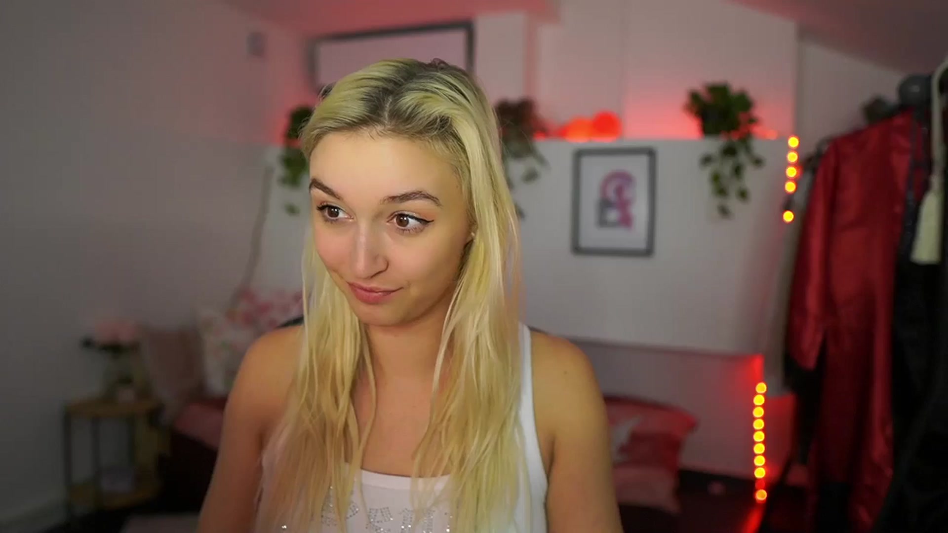 Gallery image thumbnail from Alexis__Texas's myfreecams stream on, 11/09/2024, 19:05 image 11 of 20