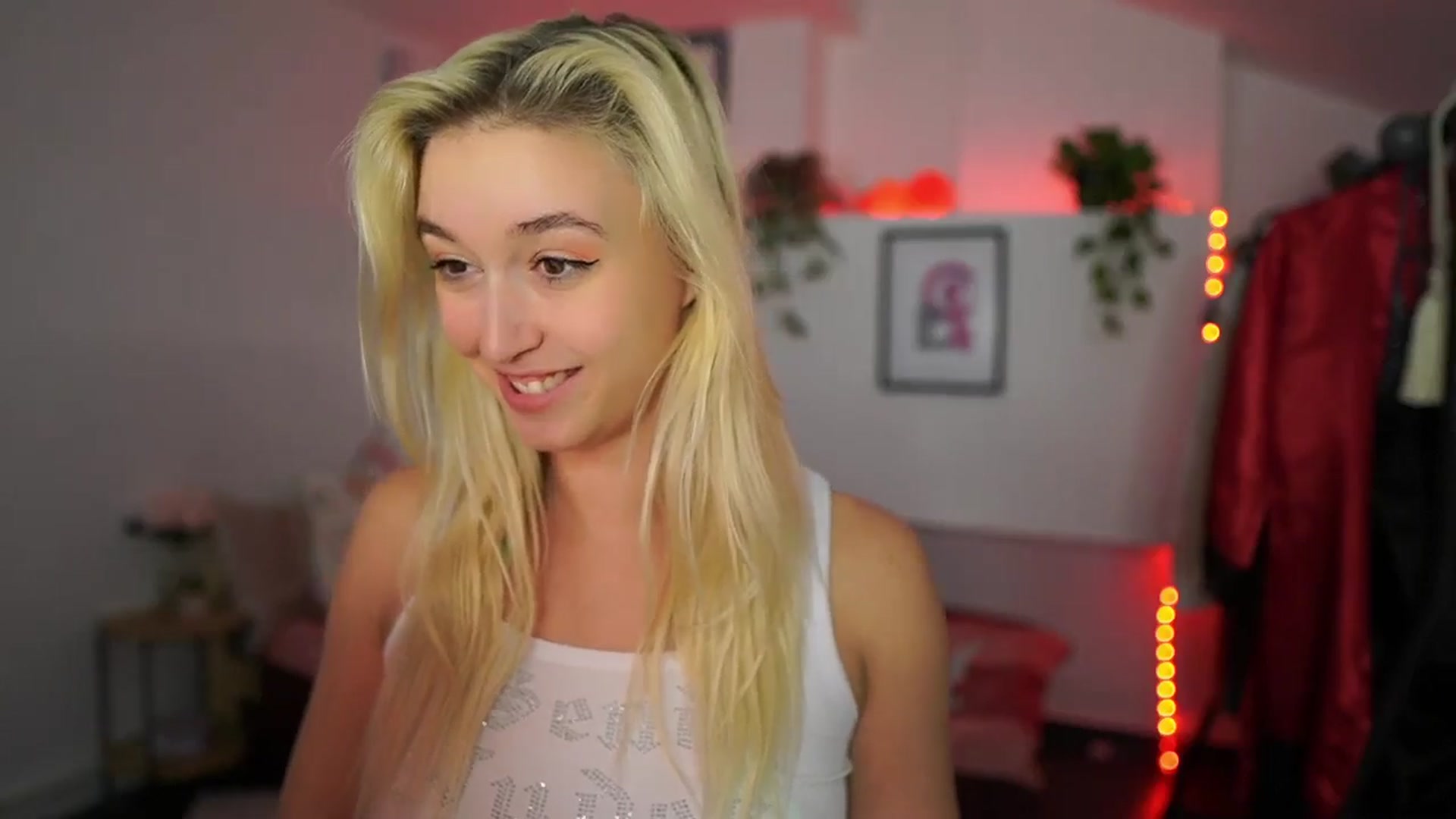 Gallery image thumbnail from Alexis__Texas's myfreecams stream on, 11/09/2024, 19:05 image 15 of 20