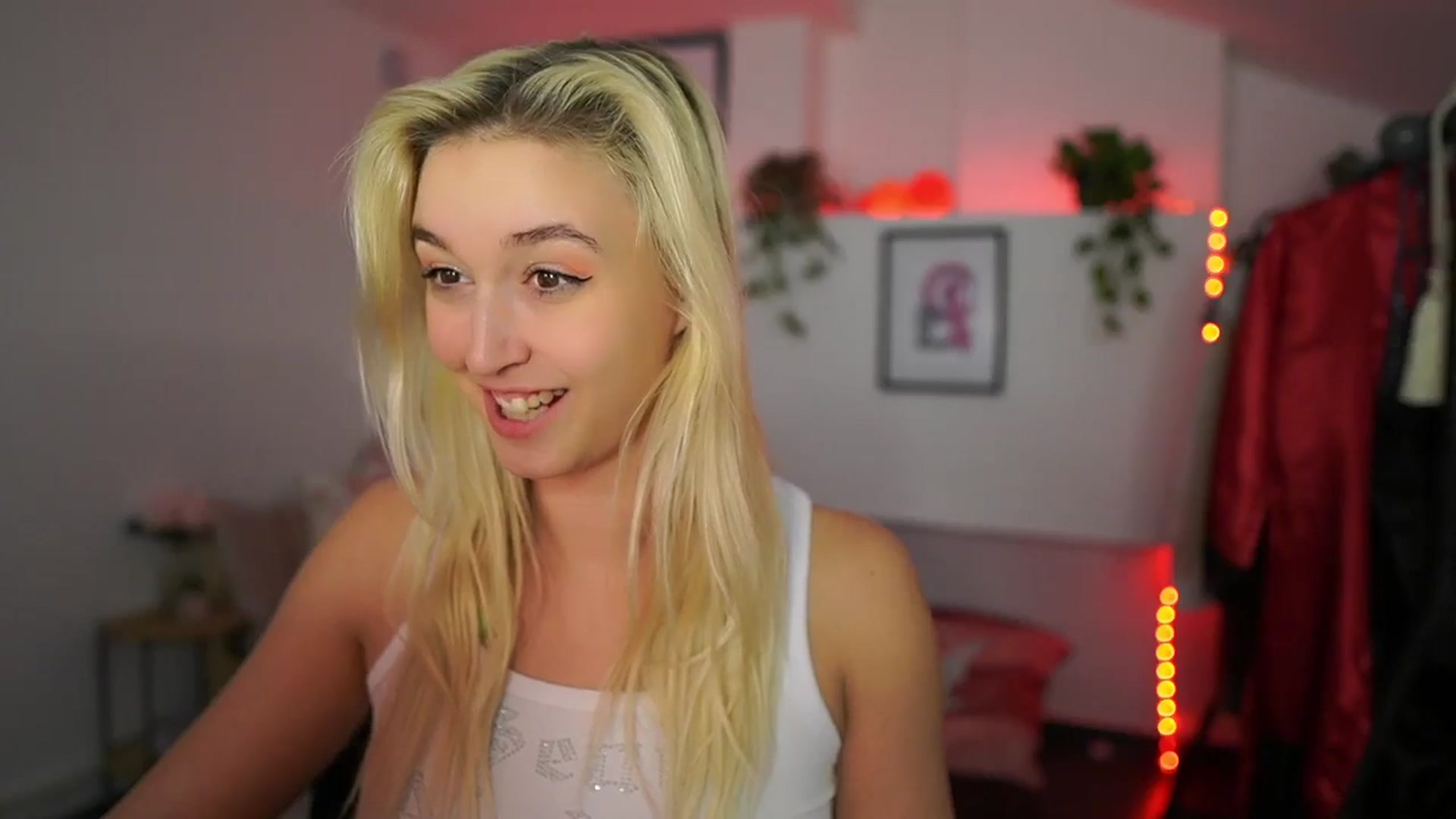 Gallery image thumbnail from Alexis__Texas's myfreecams stream on, 11/09/2024, 19:05 image 16 of 20