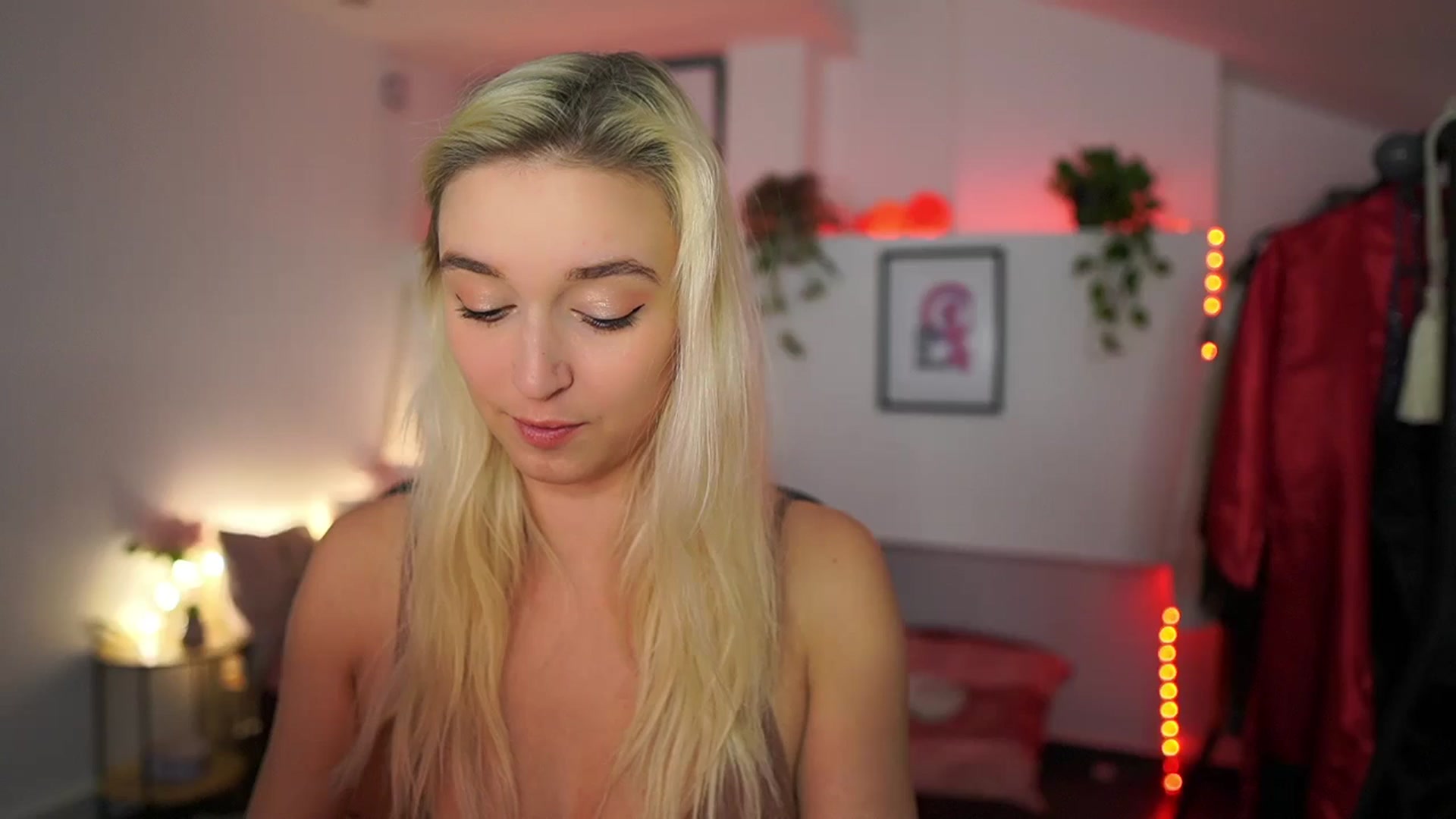 Gallery image thumbnail from Alexis__Texas's myfreecams stream on, 11/10/2024, 21:21 image 13 of 20