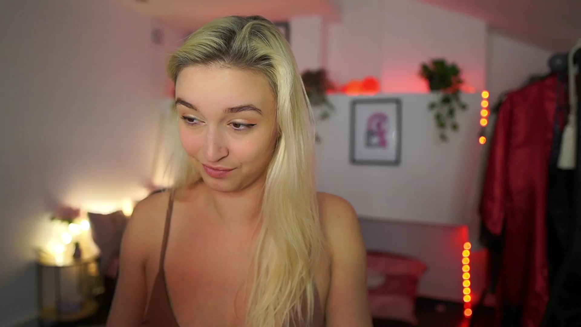 Gallery image thumbnail from Alexis__Texas's myfreecams stream on, 11/10/2024, 21:21 image 15 of 20