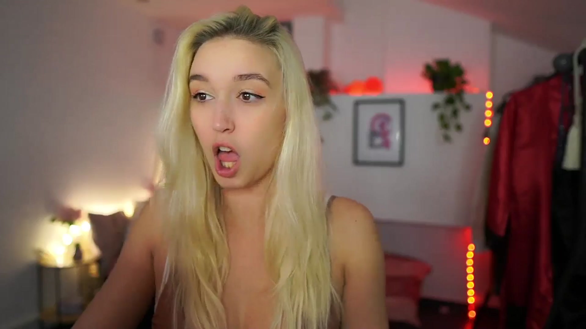 Gallery image thumbnail from Alexis__Texas's myfreecams stream on, 11/10/2024, 21:21 image 3 of 20