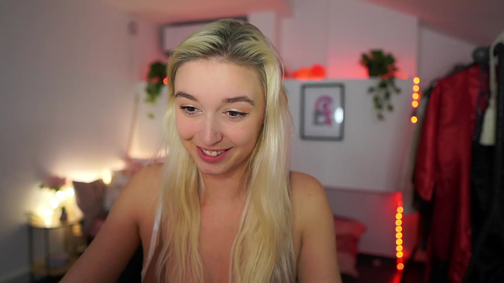 Gallery image thumbnail from Alexis__Texas's myfreecams stream on, 11/10/2024, 22:30 image 12 of 20