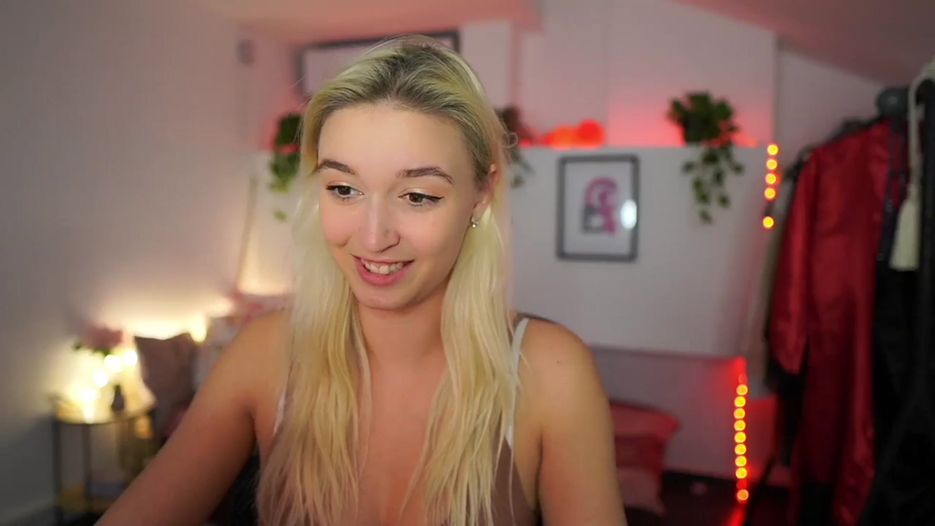 Gallery image thumbnail from Alexis__Texas's myfreecams stream on, 11/10/2024, 22:30 image 3 of 20