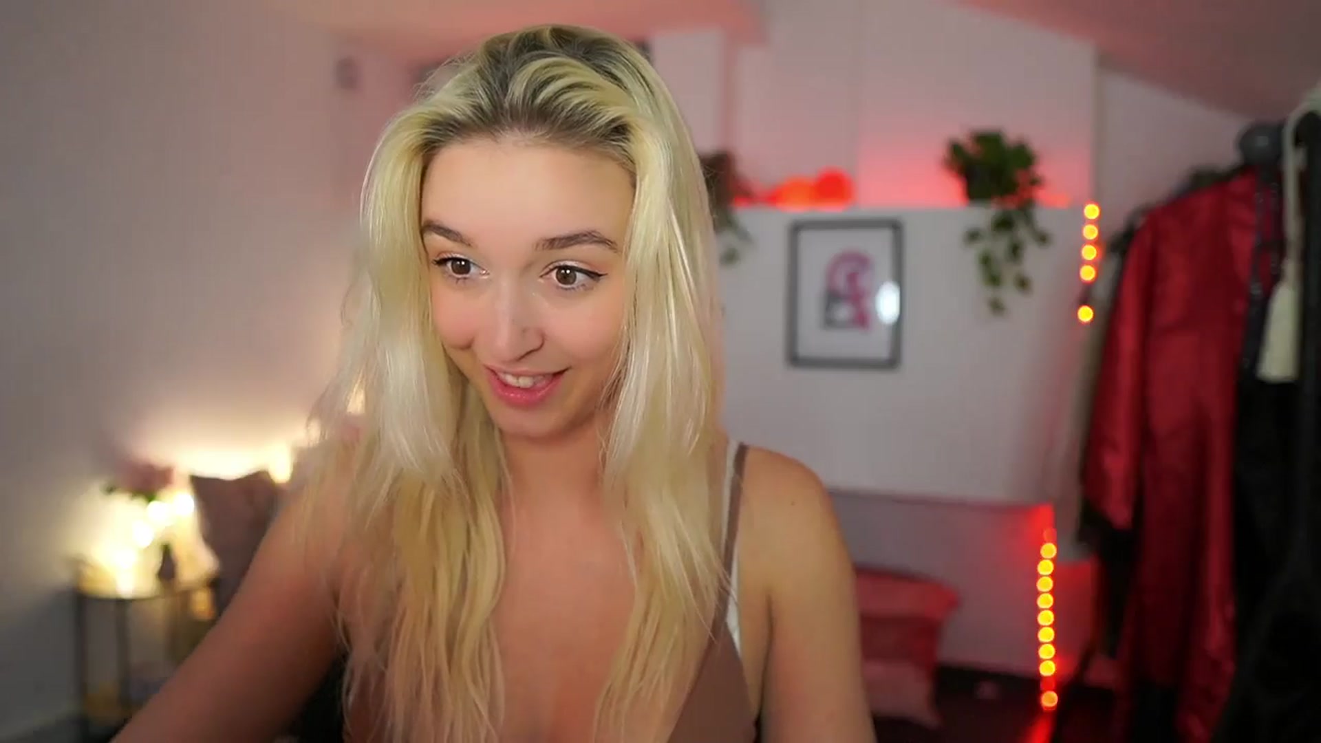 Gallery image thumbnail from Alexis__Texas's myfreecams stream on, 11/11/2024, 24:11 image 4 of 20
