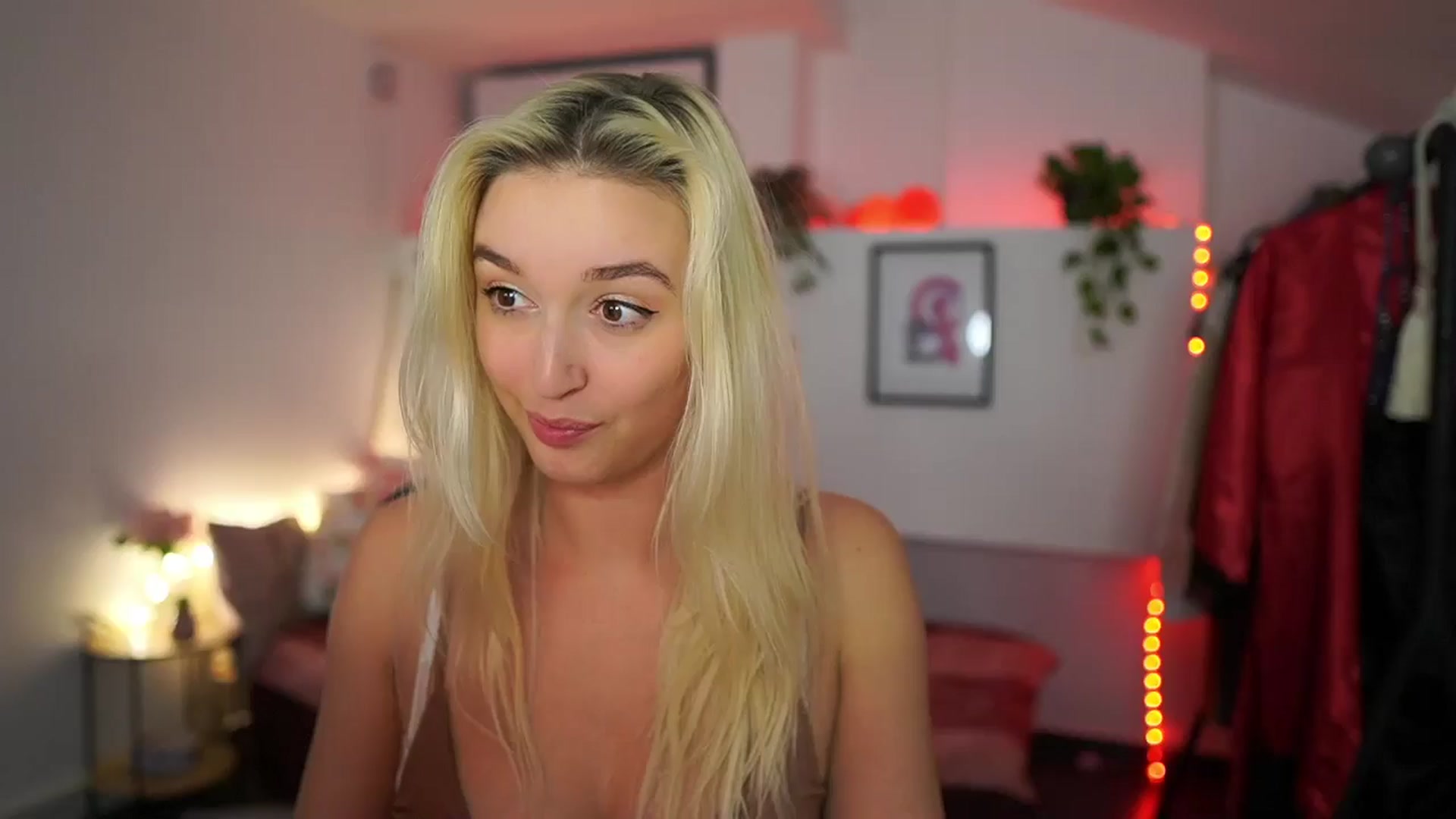 Gallery image thumbnail from Alexis__Texas's myfreecams stream on, 11/11/2024, 24:11 image 20 of 20