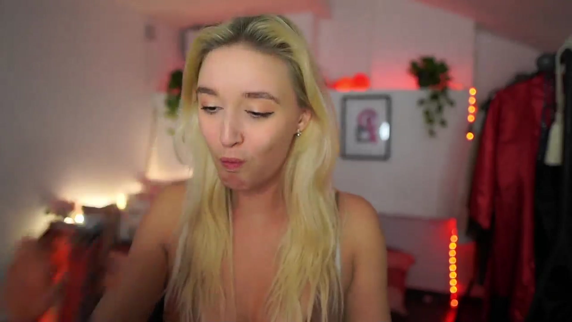 Gallery image thumbnail from Alexis__Texas's myfreecams stream on, 11/11/2024, 24:11 image 15 of 20