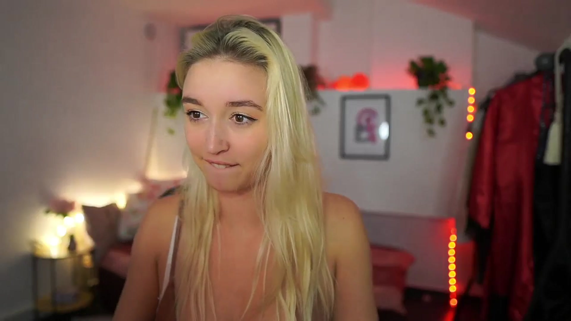 Gallery image thumbnail from Alexis__Texas's myfreecams stream on, 11/11/2024, 24:11 image 7 of 20