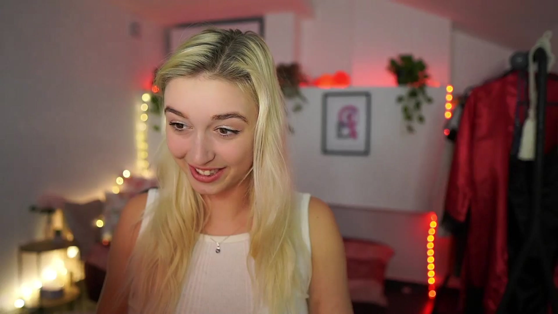 Gallery image thumbnail from Alexis__Texas's myfreecams stream on, 11/12/2024, 20:54 image 12 of 20