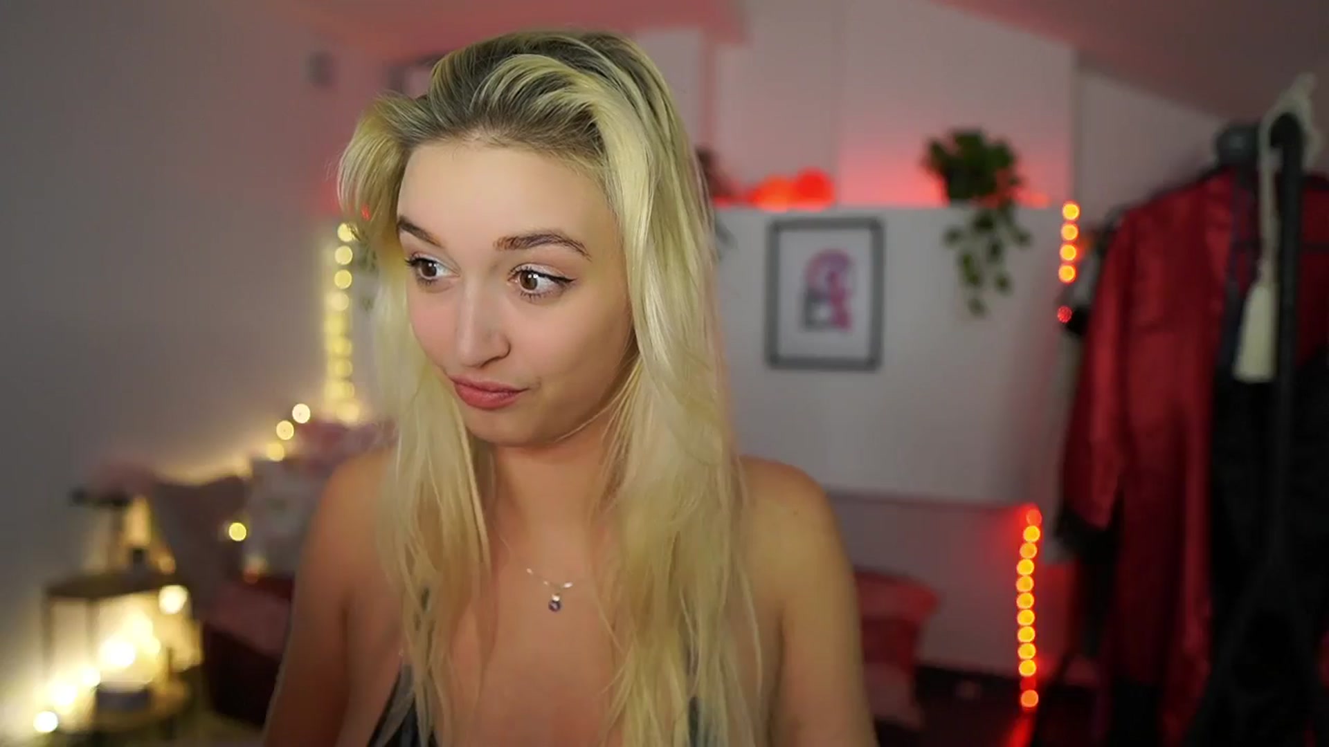Gallery image thumbnail from Alexis__Texas's myfreecams stream on, 11/12/2024, 22:23 image 9 of 20
