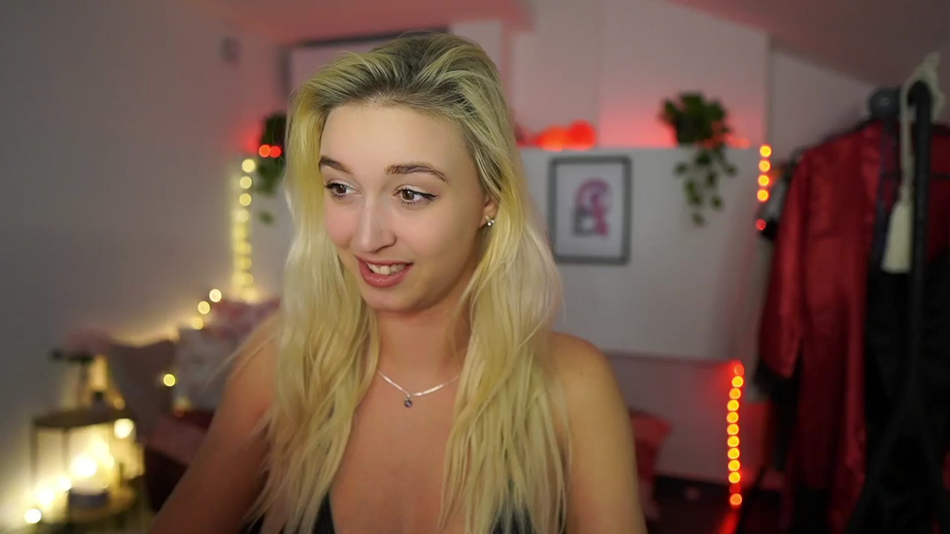 Gallery image thumbnail from Alexis__Texas's myfreecams stream on, 11/12/2024, 23:36 image 1 of 20