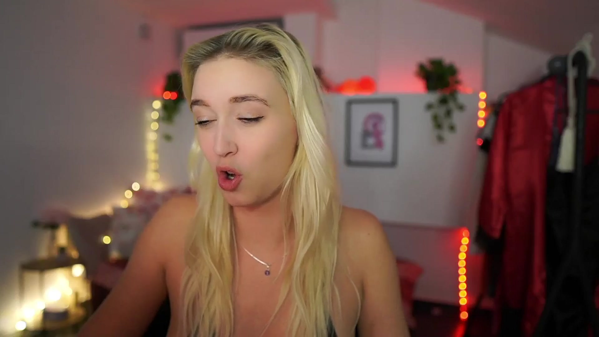 Gallery image thumbnail from Alexis__Texas's myfreecams stream on, 11/12/2024, 23:36 image 11 of 20