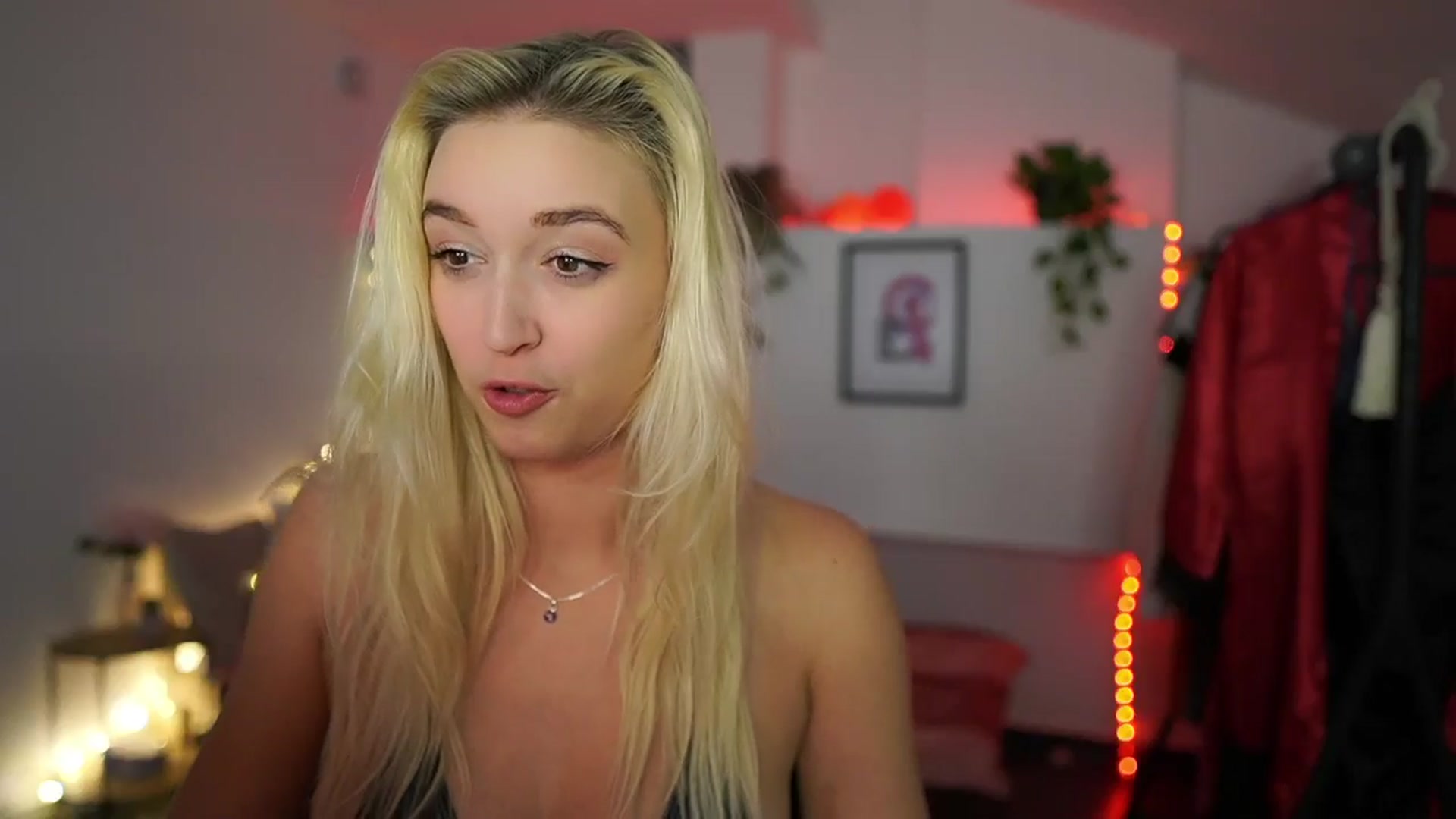 Gallery image thumbnail from Alexis__Texas's myfreecams stream on, 11/12/2024, 23:36 image 6 of 20