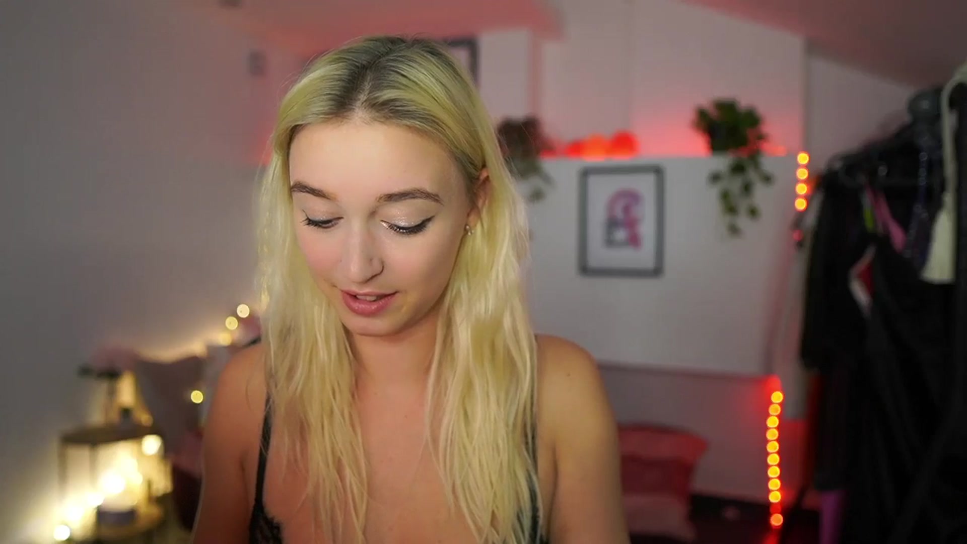 Gallery image thumbnail from Alexis__Texas's myfreecams stream on, 11/14/2024, 21:50 image 11 of 20