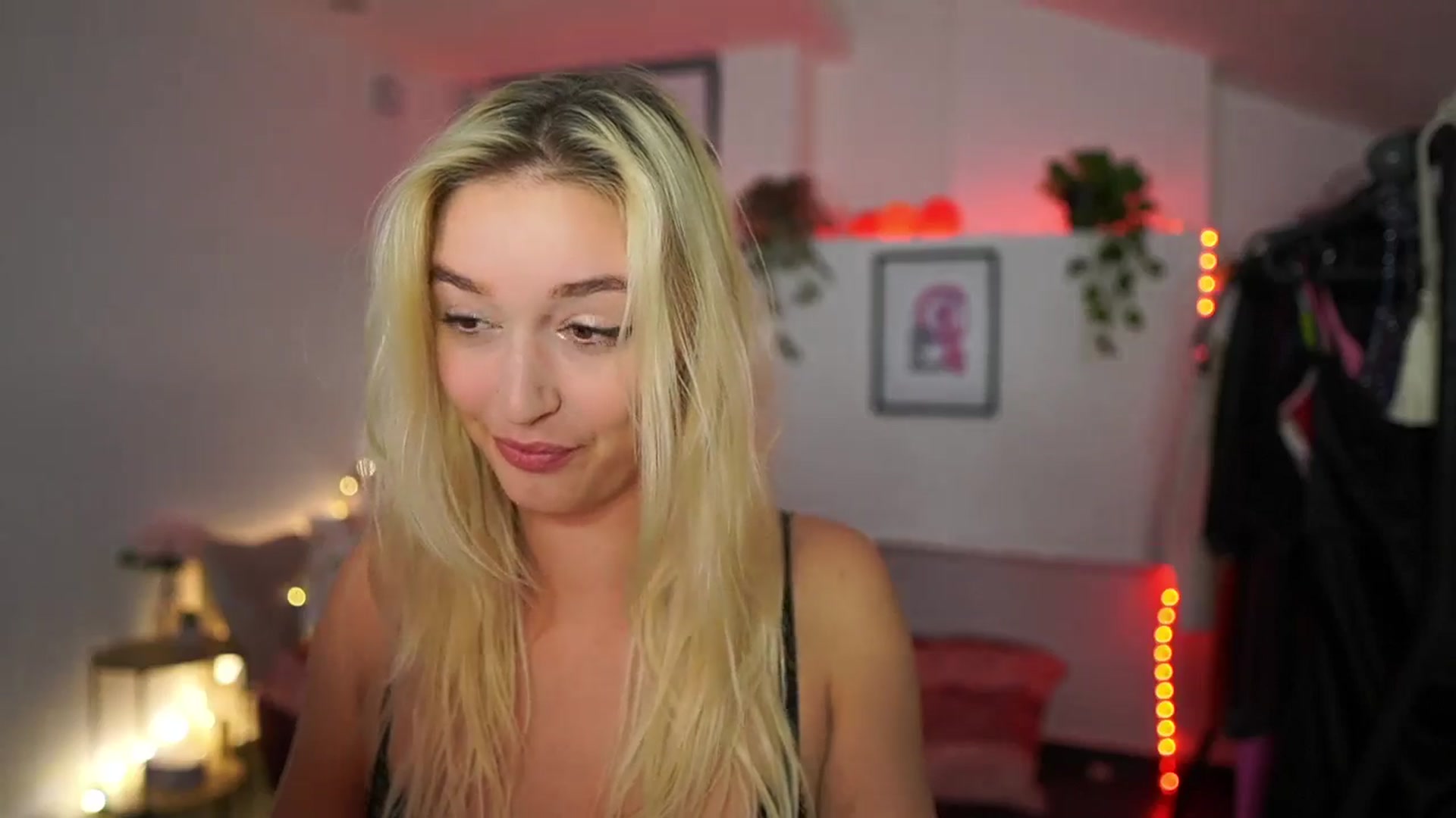 Gallery image thumbnail from Alexis__Texas's myfreecams stream on, 11/14/2024, 21:50 image 18 of 20