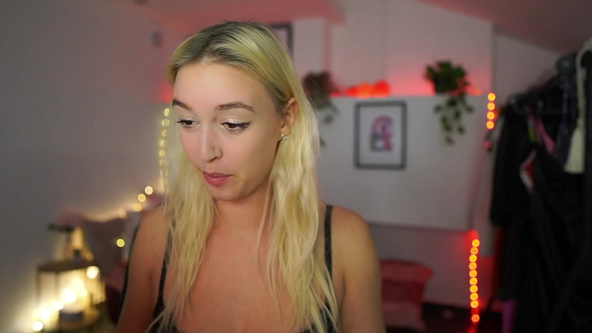 Gallery image thumbnail from Alexis__Texas's myfreecams stream on, 11/14/2024, 21:50 image 9 of 20