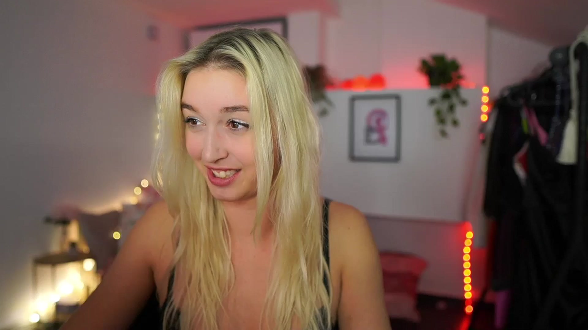 Gallery image thumbnail from Alexis__Texas's myfreecams stream on, 11/14/2024, 23:18 image 11 of 20