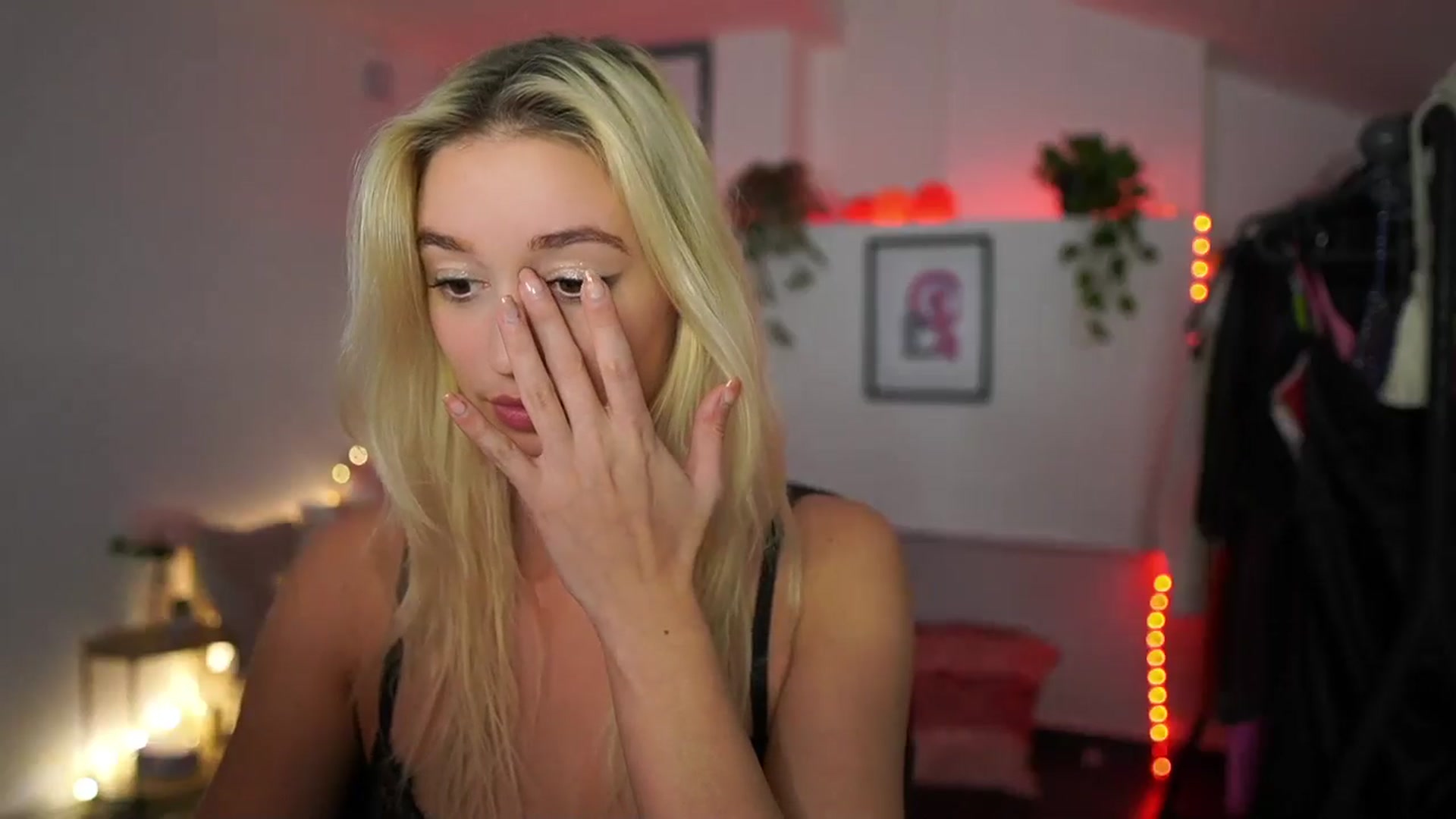 Gallery image thumbnail from Alexis__Texas's myfreecams stream on, 11/14/2024, 23:18 image 8 of 20