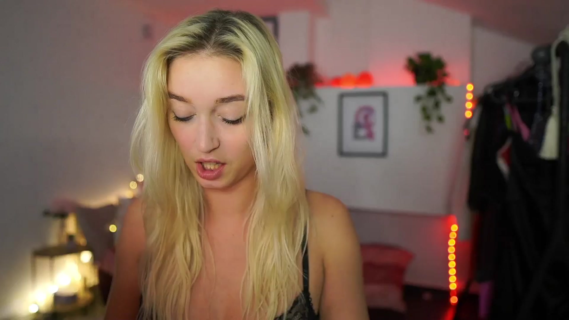 Gallery image thumbnail from Alexis__Texas's myfreecams stream on, 11/14/2024, 23:18 image 20 of 20