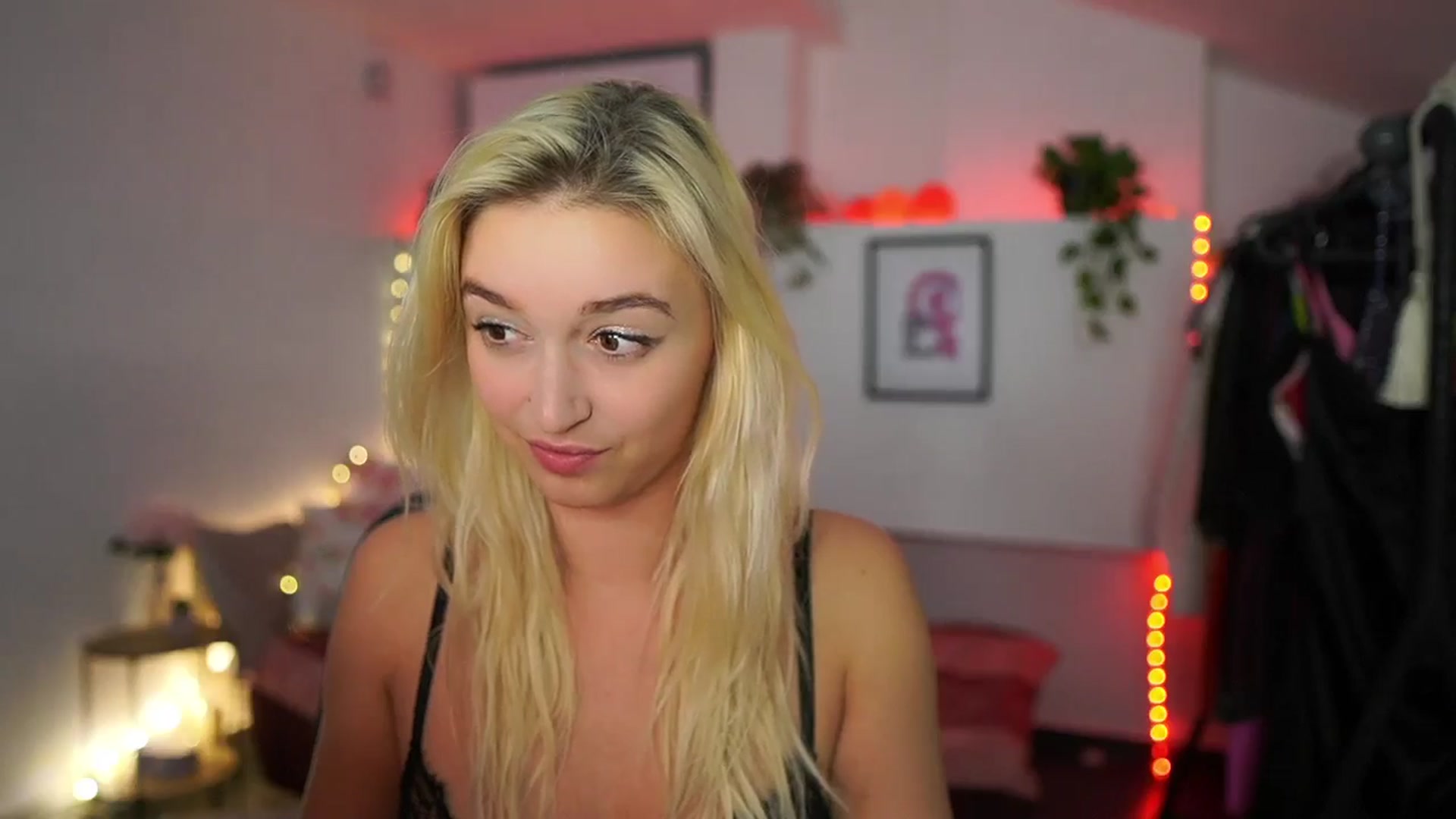 Gallery image thumbnail from Alexis__Texas's myfreecams stream on, 11/15/2024, 24:01 image 9 of 20