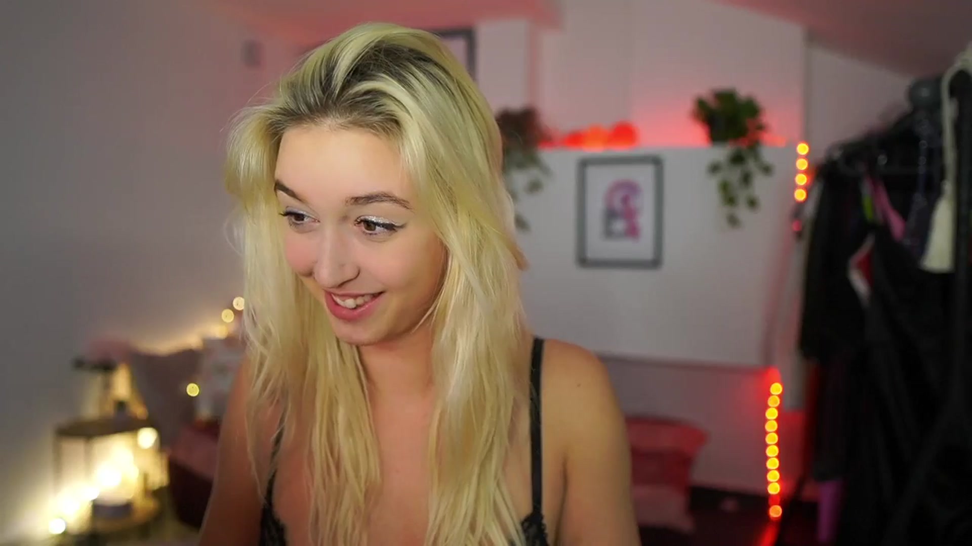 Gallery image thumbnail from Alexis__Texas's myfreecams stream on, 11/15/2024, 24:01 image 17 of 20