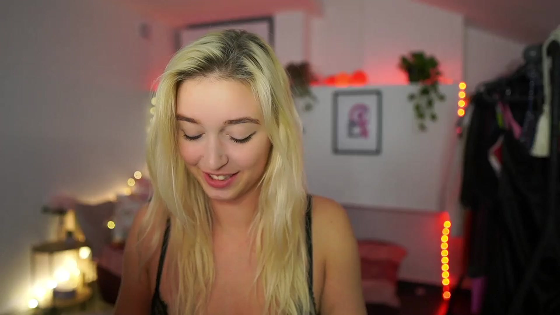 Gallery image thumbnail from Alexis__Texas's myfreecams stream on, 11/15/2024, 24:01 image 12 of 20